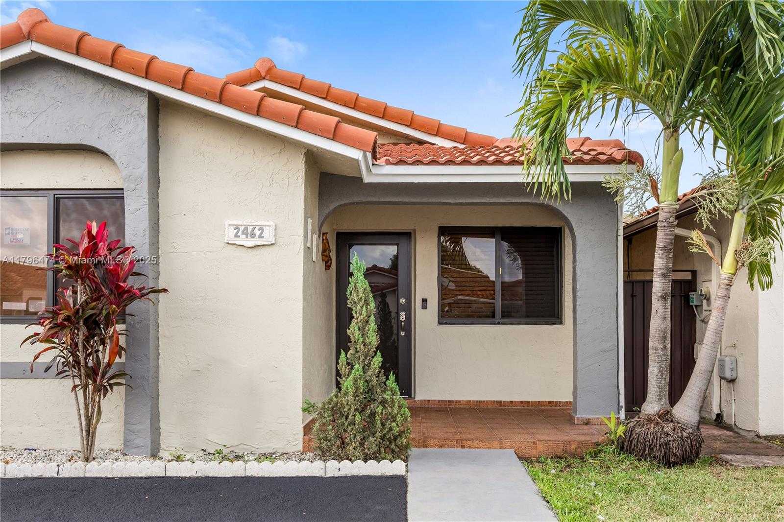 Small Image of 2462 WEST 65TH ST, Hialeah Number 2