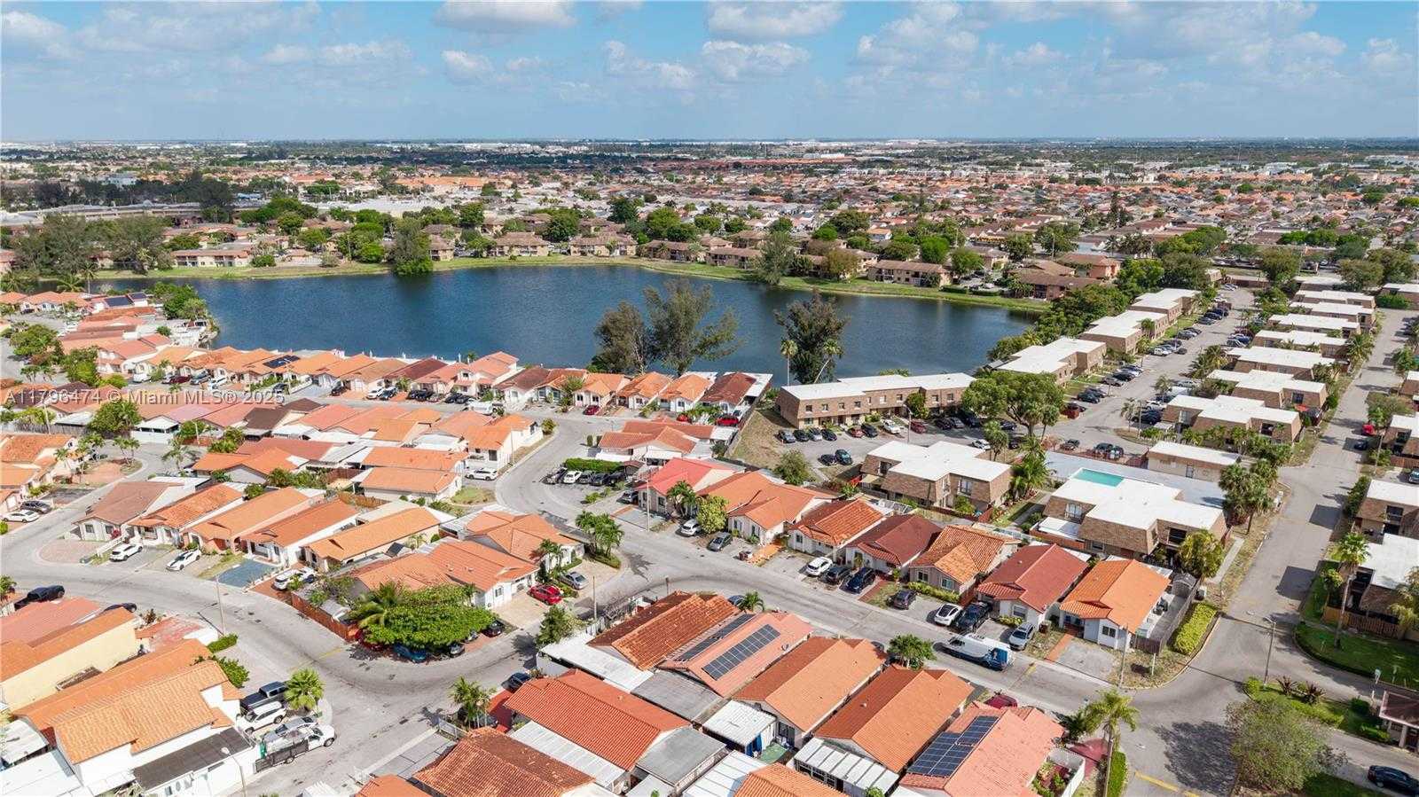 Small Image of 2462 WEST 65TH ST, Hialeah Number 27