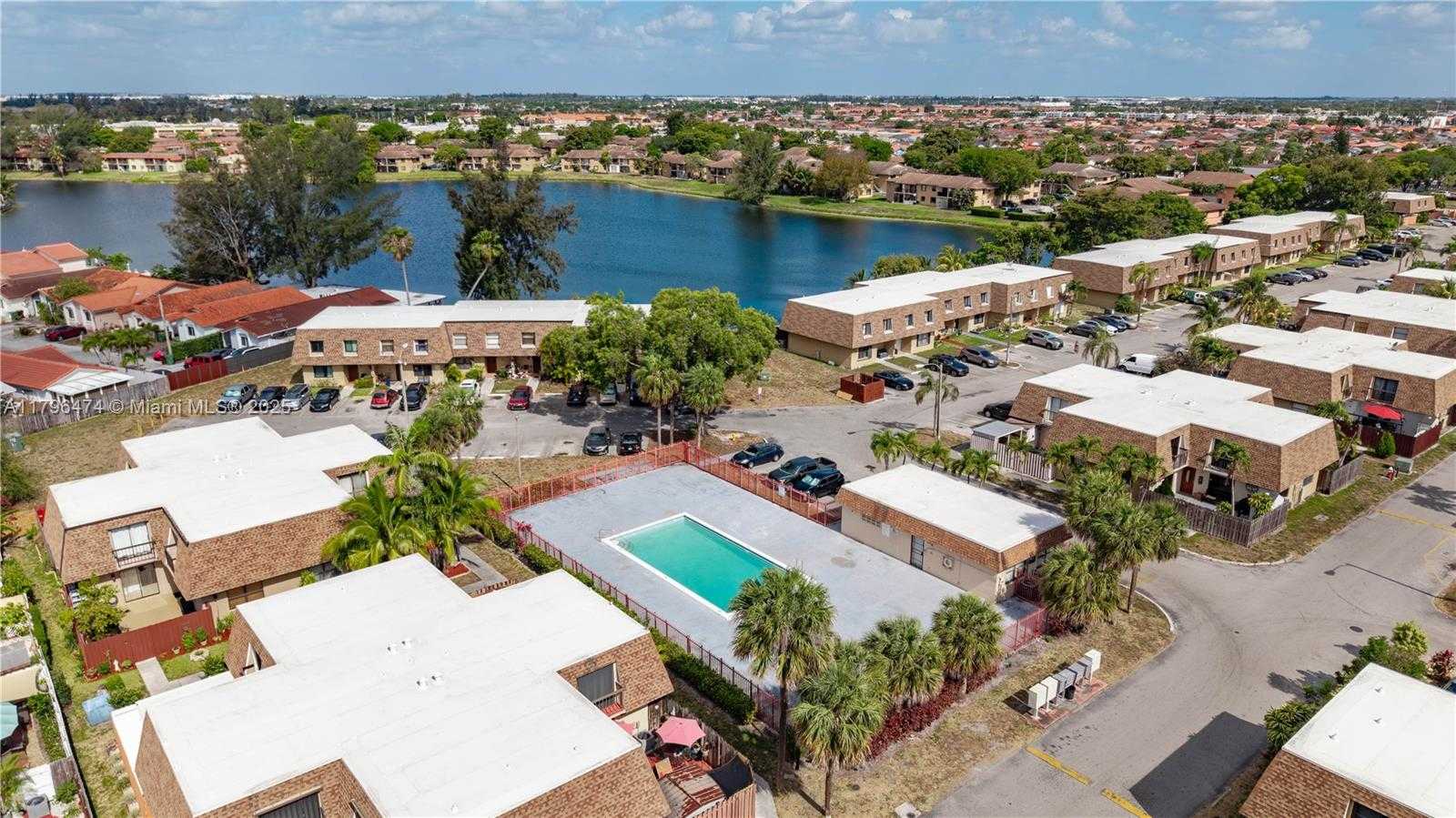 Small Image of 2462 WEST 65TH ST, Hialeah Number 36