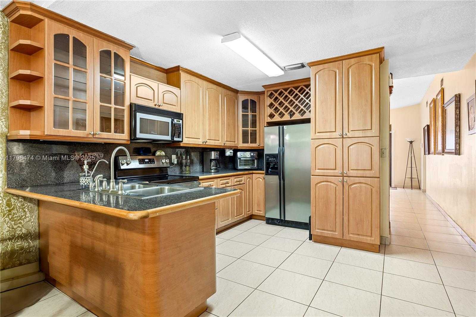 Small Image of 2462 WEST 65TH ST, Hialeah Number 9