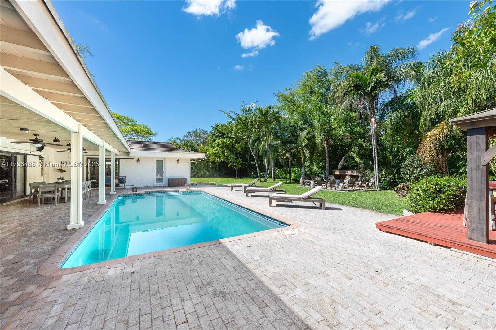 Small Image of 12300 SOUTH WEST 67TH AVE, Pinecrest Number 11