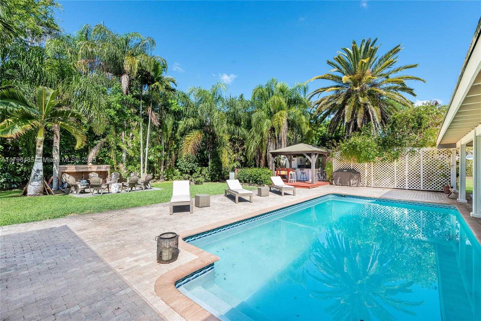 Small Image of 12300 SOUTH WEST 67TH AVE, Pinecrest Number 14