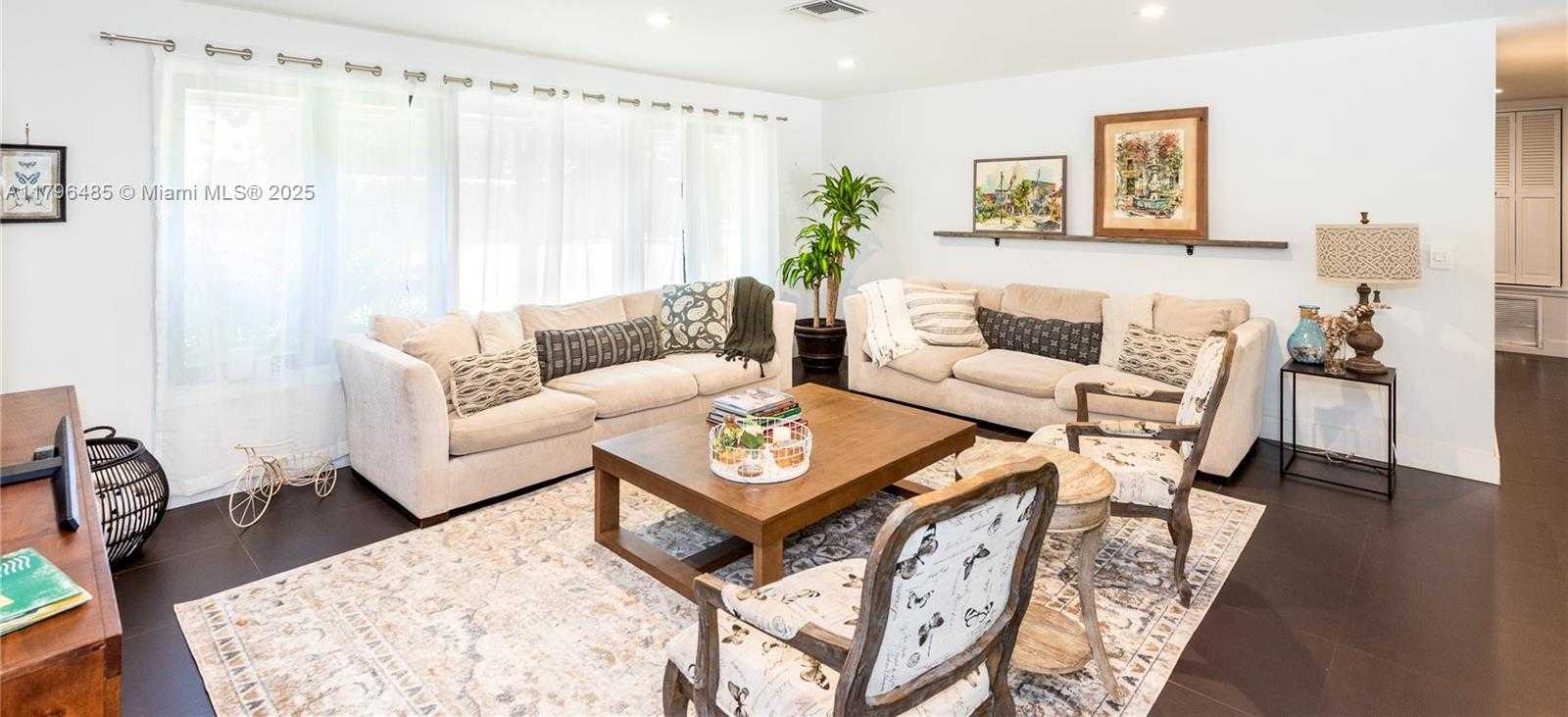 Small Image of 12300 SOUTH WEST 67TH AVE, Pinecrest Number 15