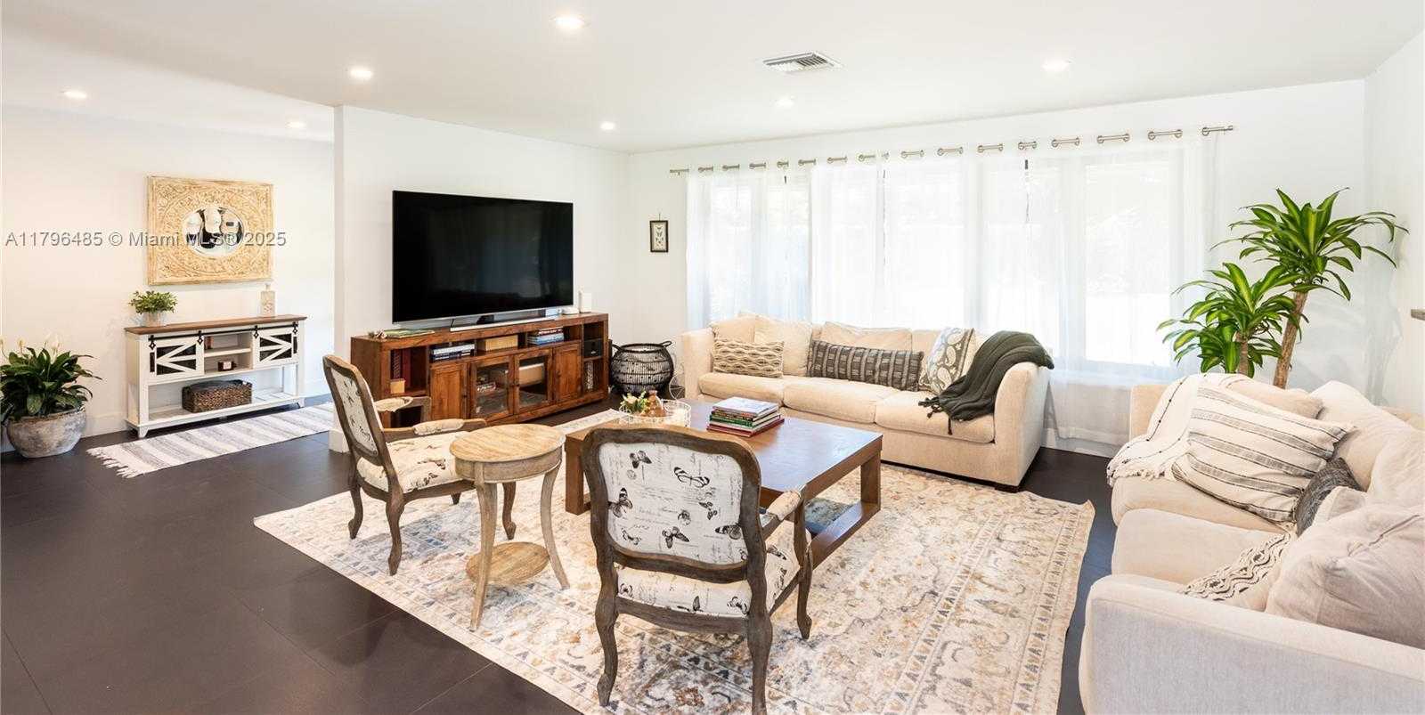 Small Image of 12300 SOUTH WEST 67TH AVE, Pinecrest Number 16