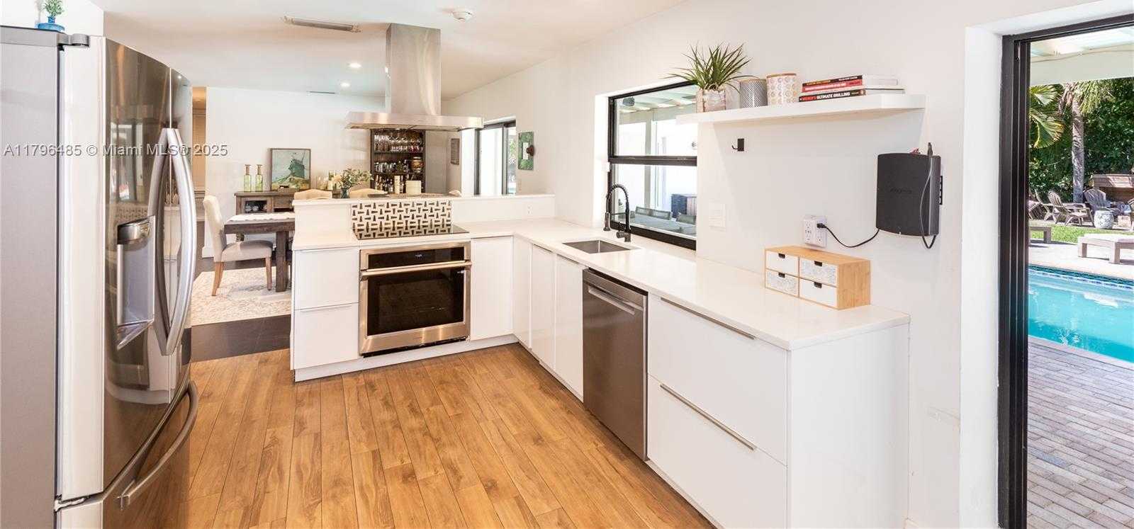 Small Image of 12300 SOUTH WEST 67TH AVE, Pinecrest Number 21