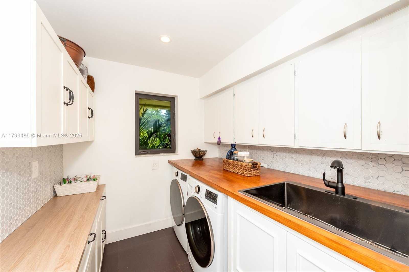 Small Image of 12300 SOUTH WEST 67TH AVE, Pinecrest Number 22