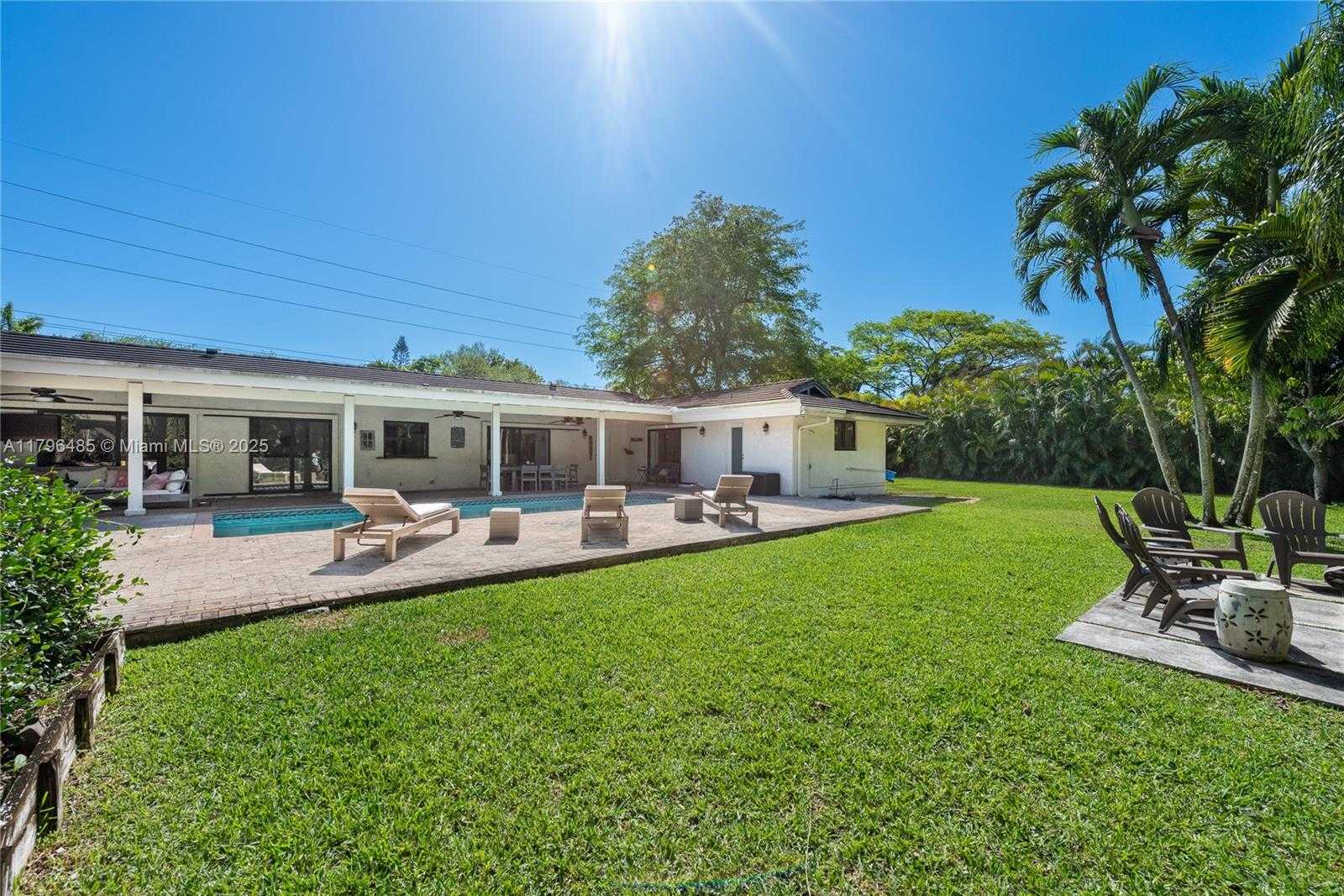 Small Image of 12300 SOUTH WEST 67TH AVE, Pinecrest Number 8
