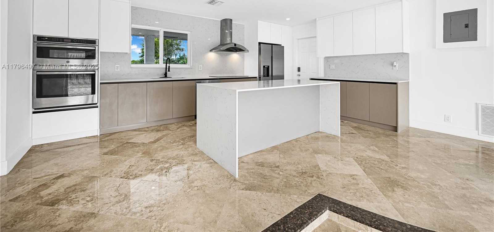Small Image of 5510 NORTH EAST 18TH AVE, Fort Lauderdale Number 3