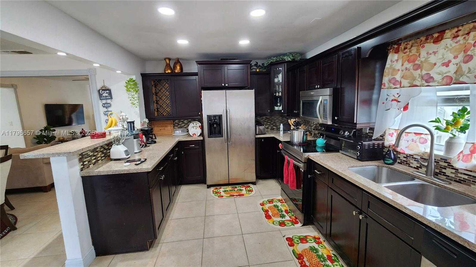 Small Image of 6881 SHERIDAN ST, Hollywood Number 11