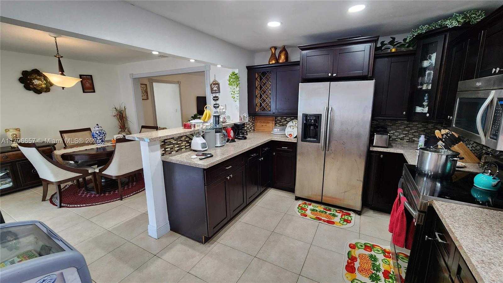 Small Image of 6881 SHERIDAN ST, Hollywood Number 12