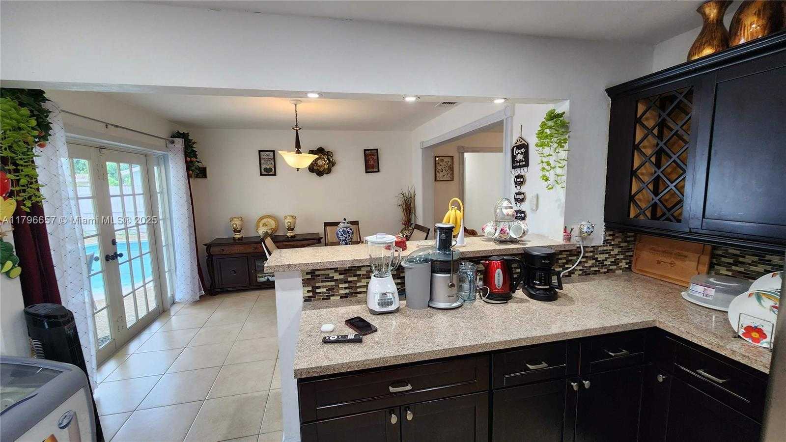 Small Image of 6881 SHERIDAN ST, Hollywood Number 13