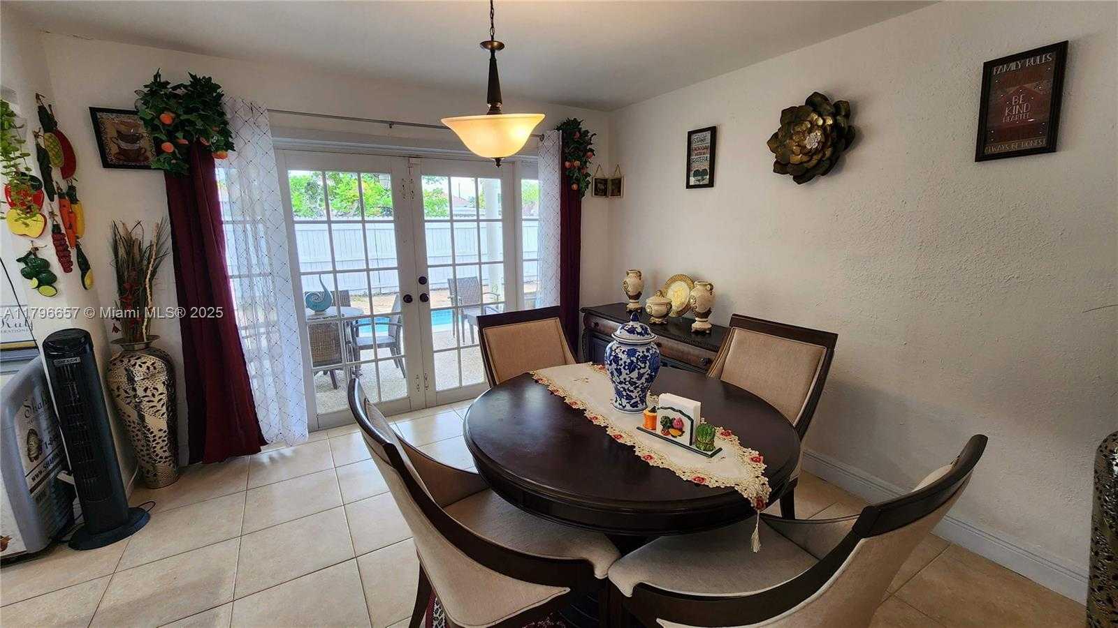 Small Image of 6881 SHERIDAN ST, Hollywood Number 14