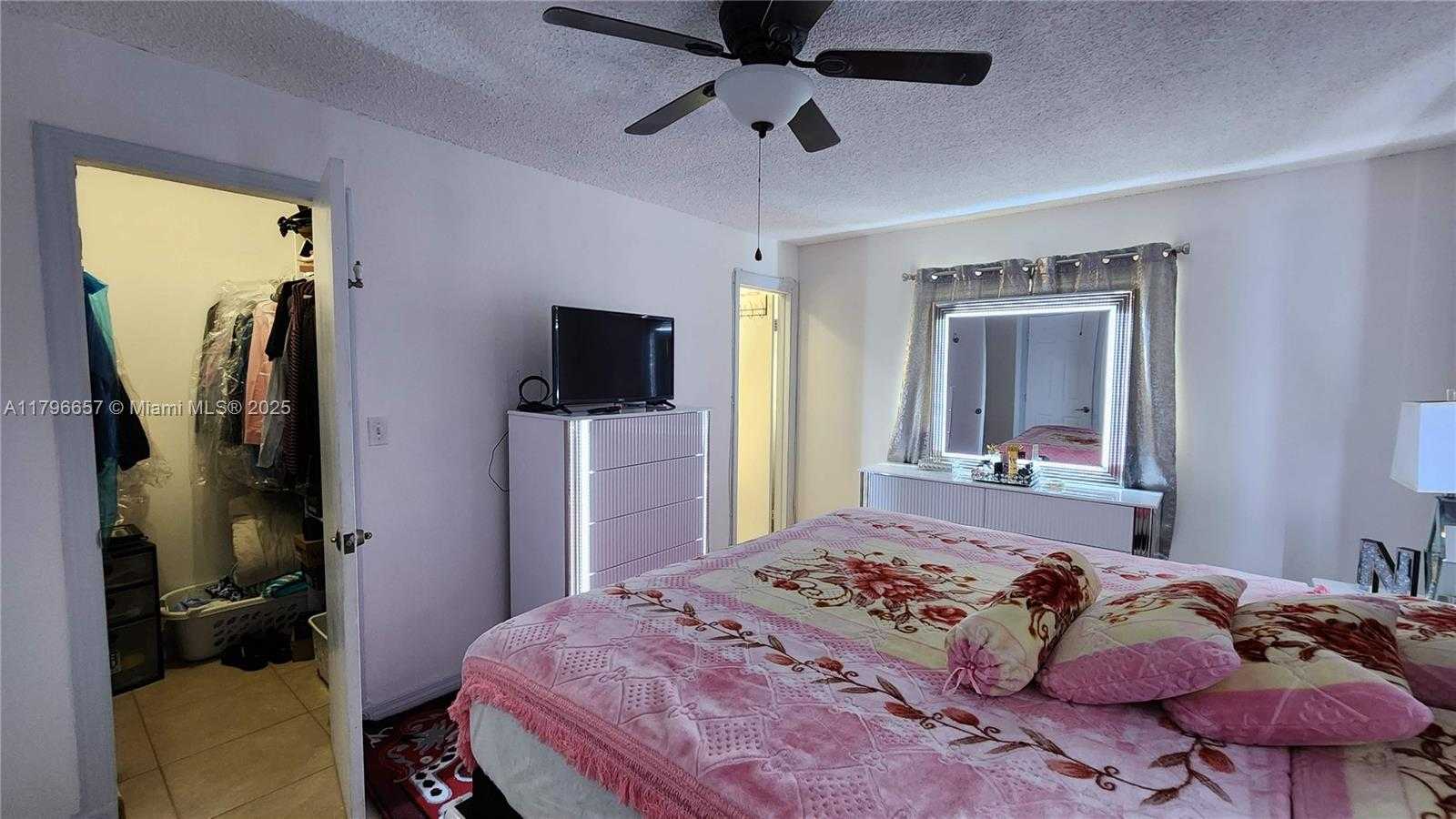 Small Image of 6881 SHERIDAN ST, Hollywood Number 22