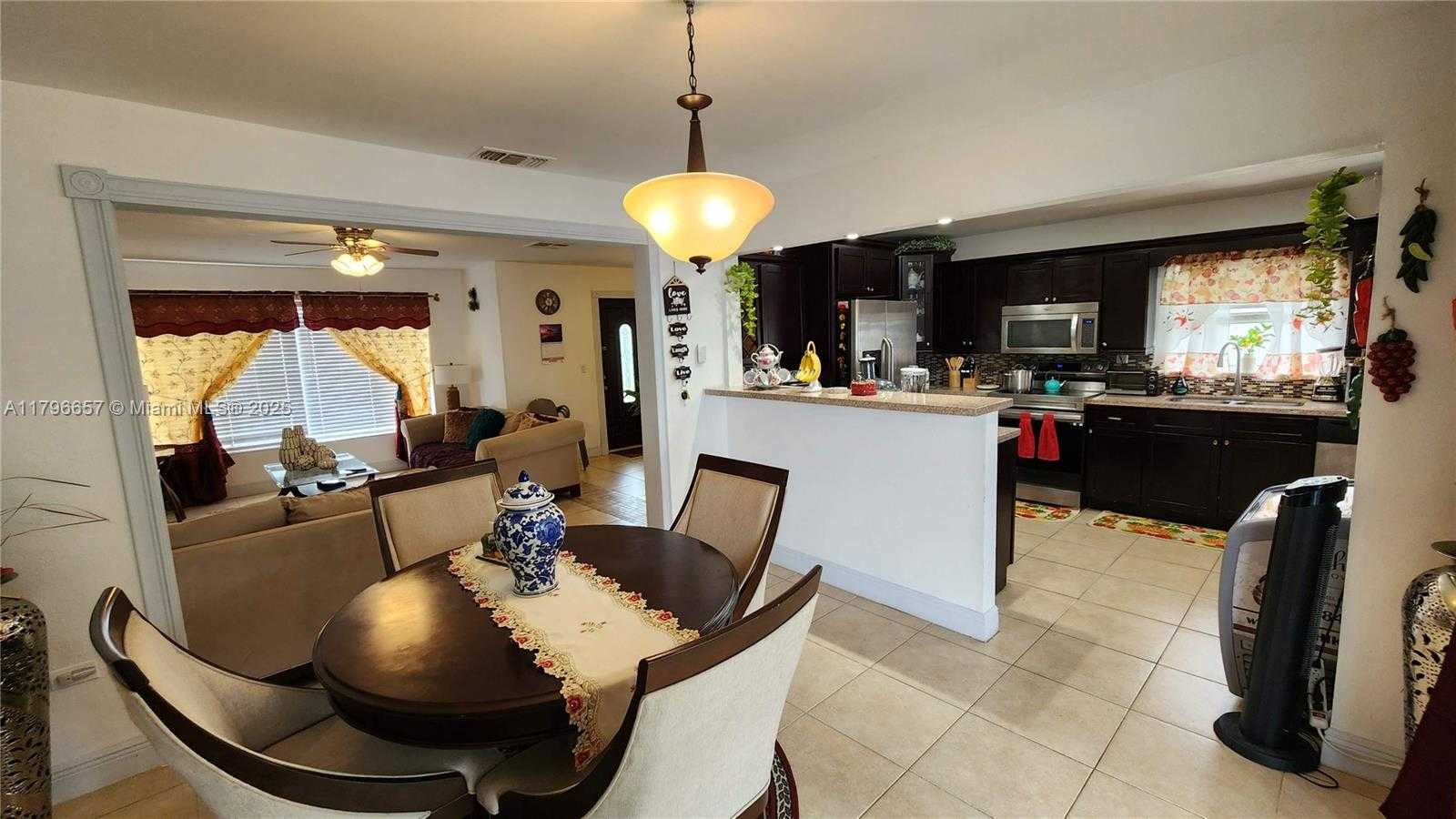 Small Image of 6881 SHERIDAN ST, Hollywood Number 9