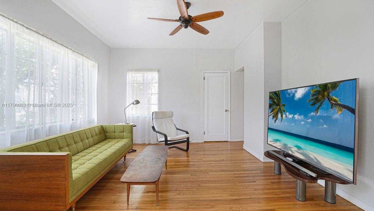 Small Image of 1423 BIARRITZ DR, Miami Beach Number 14