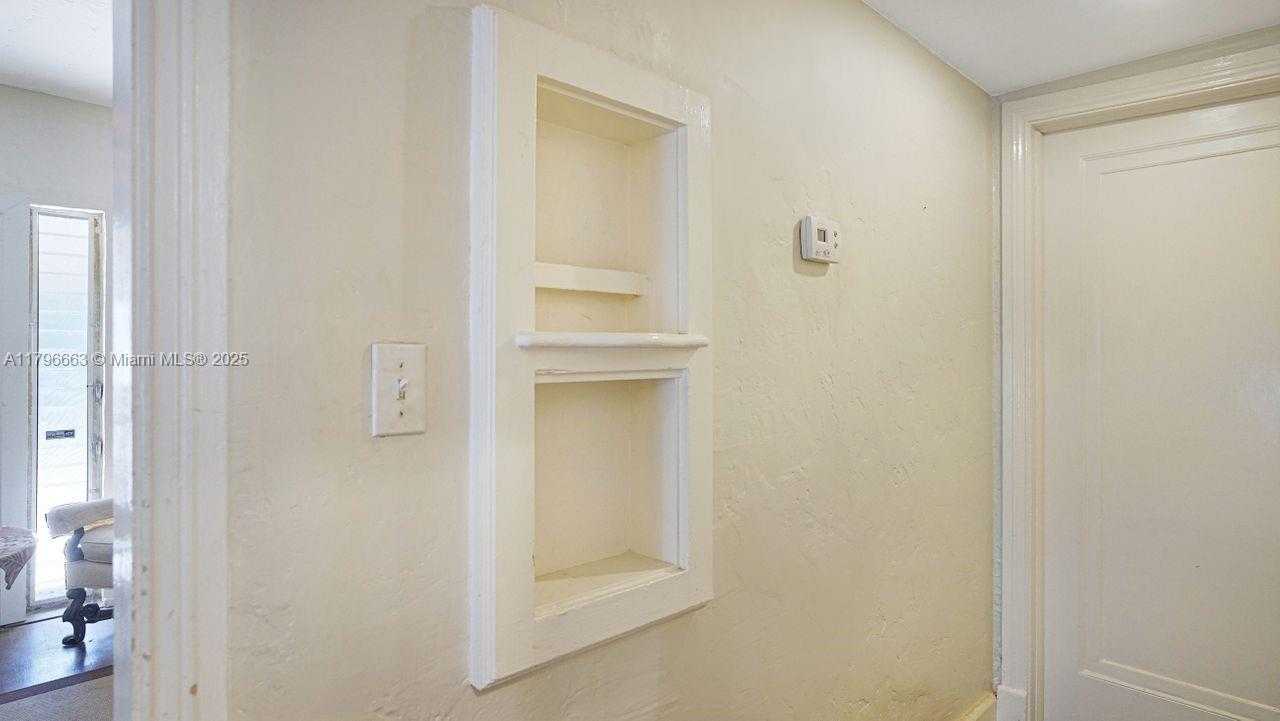 Small Image of 1423 BIARRITZ DR, Miami Beach Number 18