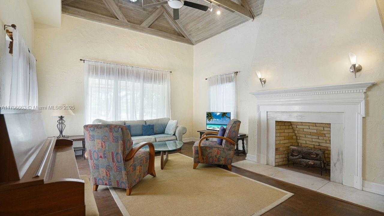 Small Image of 1423 BIARRITZ DR, Miami Beach Number 2