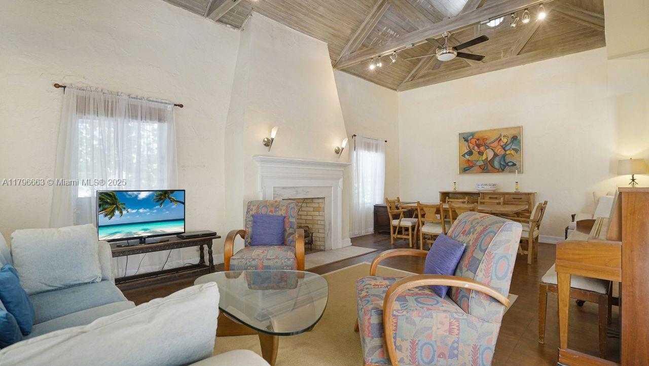 Small Image of 1423 BIARRITZ DR, Miami Beach Number 3
