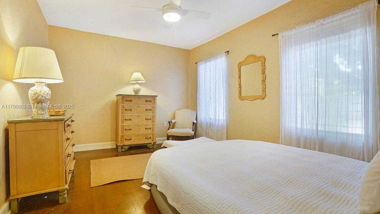 Small Image of 1423 BIARRITZ DR, Miami Beach Number 8