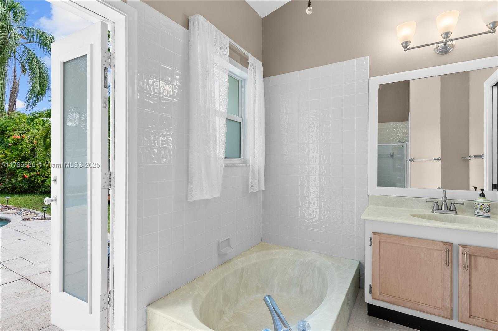 Small Image of 15941 COBBLESTONE CT, Davie Number 18