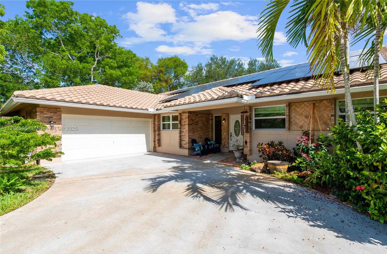 Small Image of 15941 COBBLESTONE CT, Davie Number 2