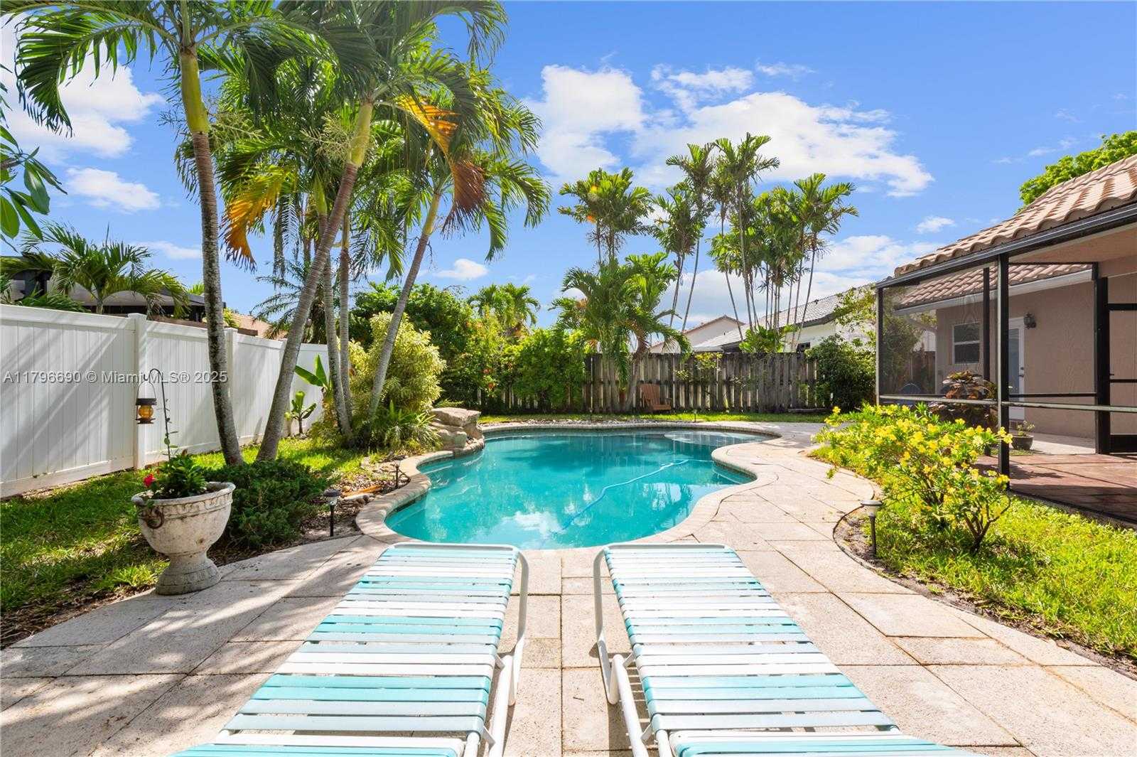 Small Image of 15941 COBBLESTONE CT, Davie Number 29