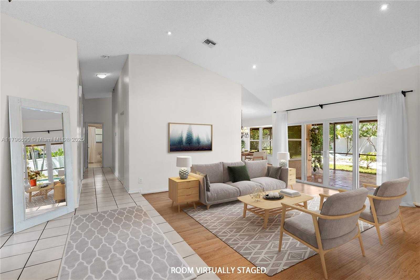 Small Image of 15941 COBBLESTONE CT, Davie Number 3