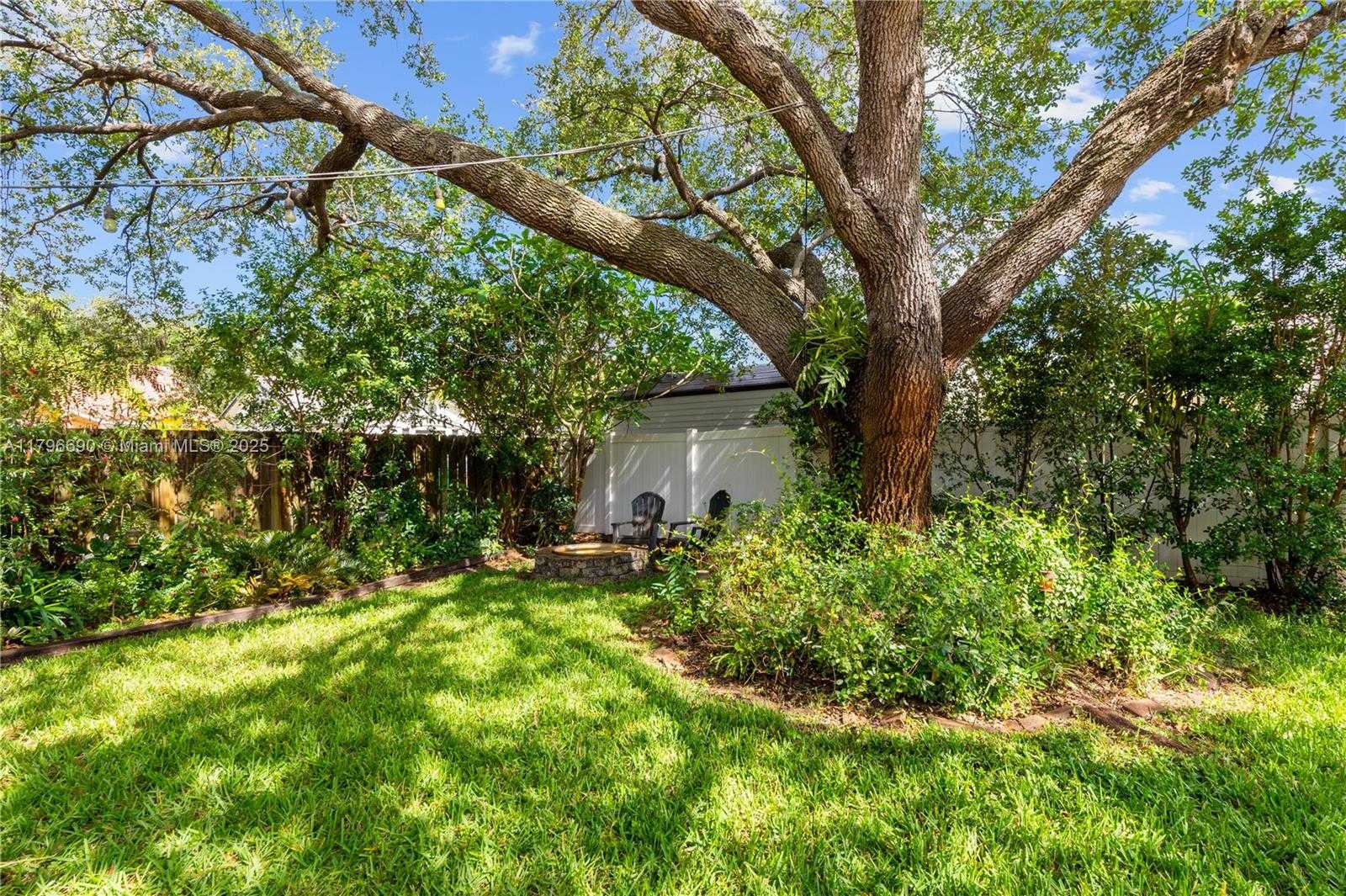 Small Image of 15941 COBBLESTONE CT, Davie Number 30