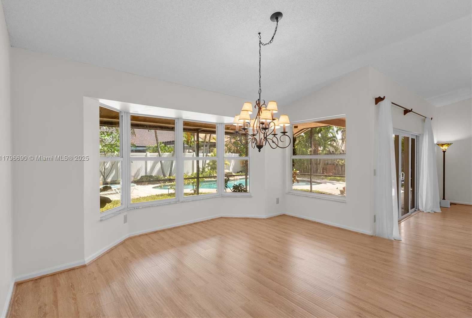 Small Image of 15941 COBBLESTONE CT, Davie Number 7