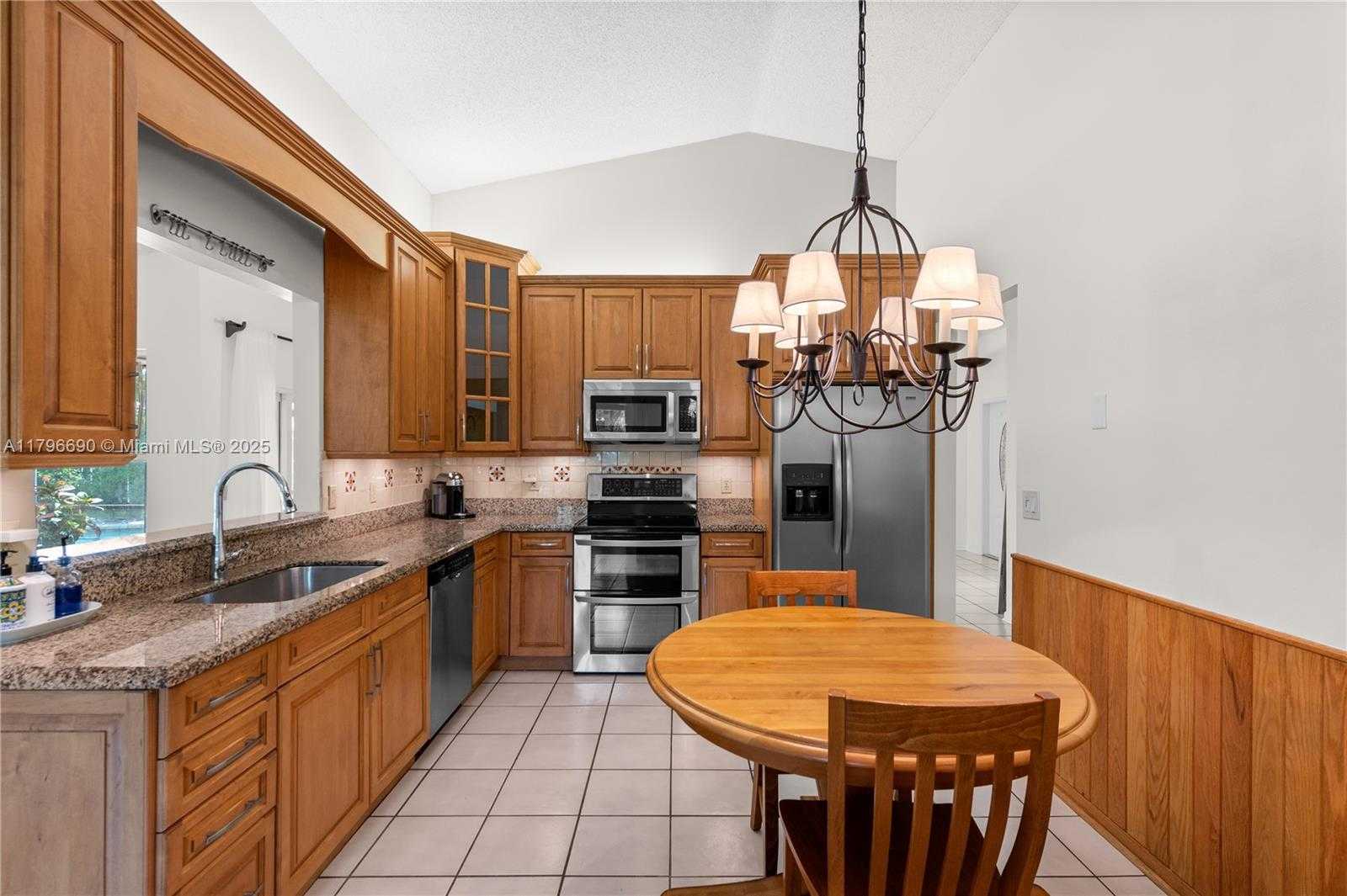 Small Image of 15941 COBBLESTONE CT, Davie Number 8
