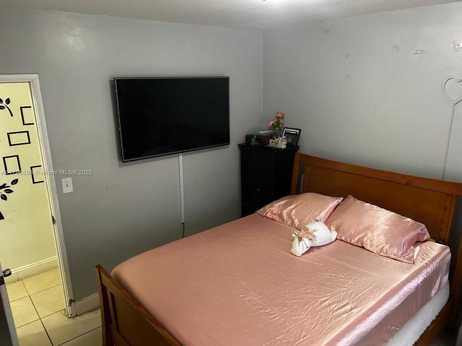 Small Image of 5718 MONROE ST, Hollywood Number 13