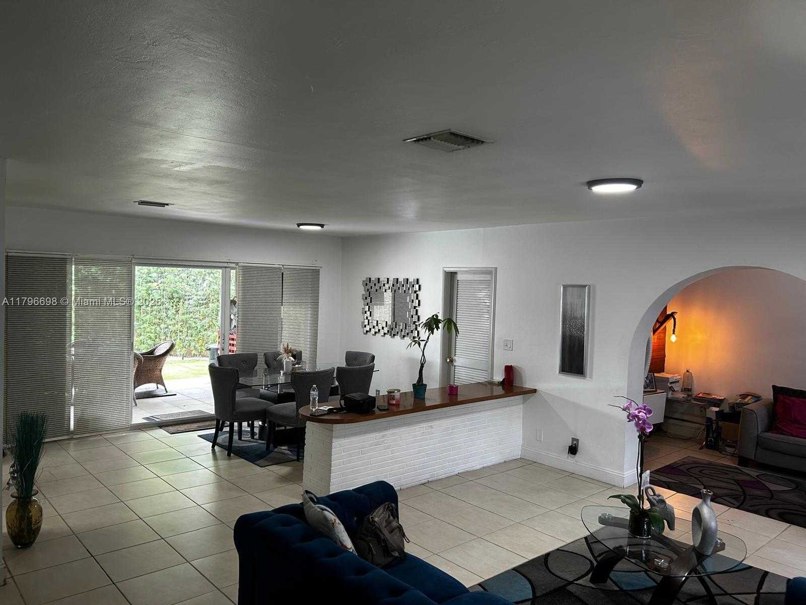 Small Image of 5718 MONROE ST, Hollywood Number 25