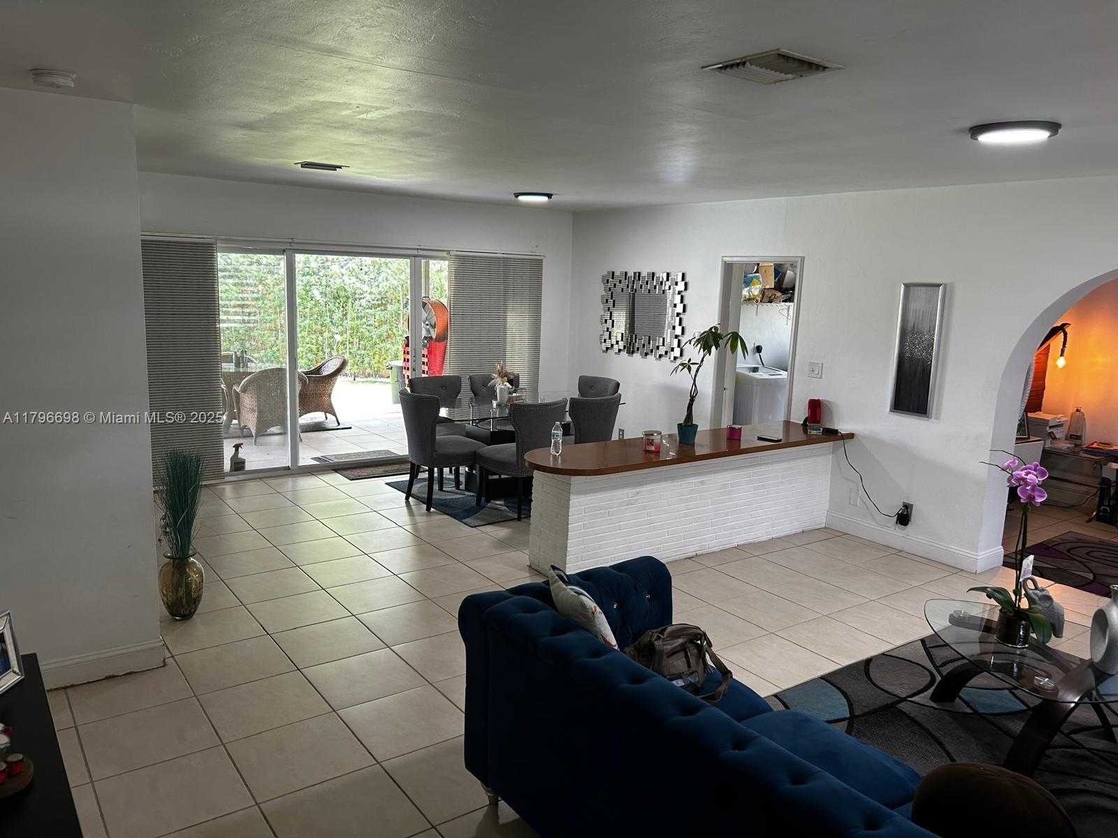Small Image of 5718 MONROE ST, Hollywood Number 9