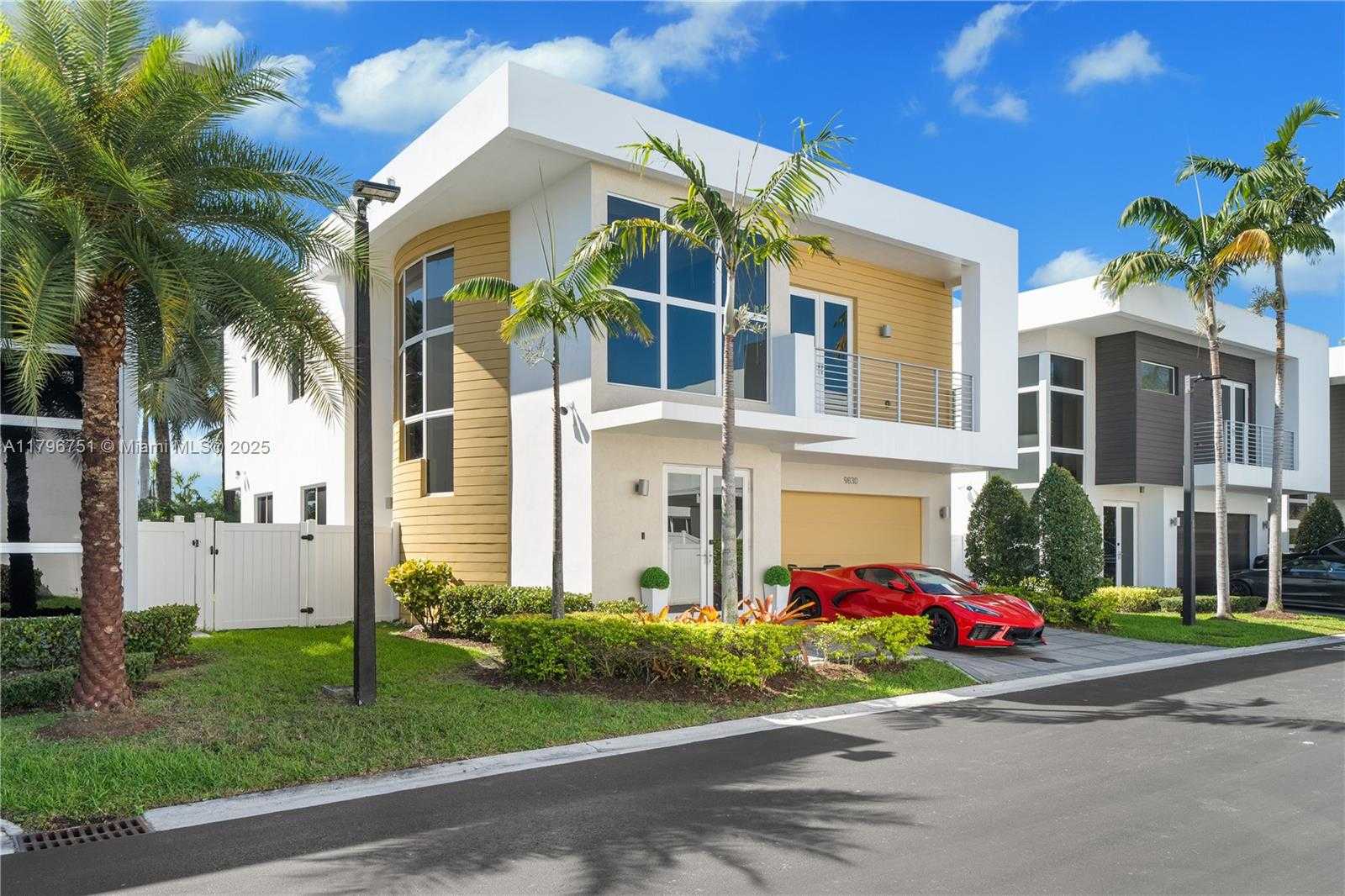 Small Image of 9830 NORTH WEST 74TH TER, Doral Number 3