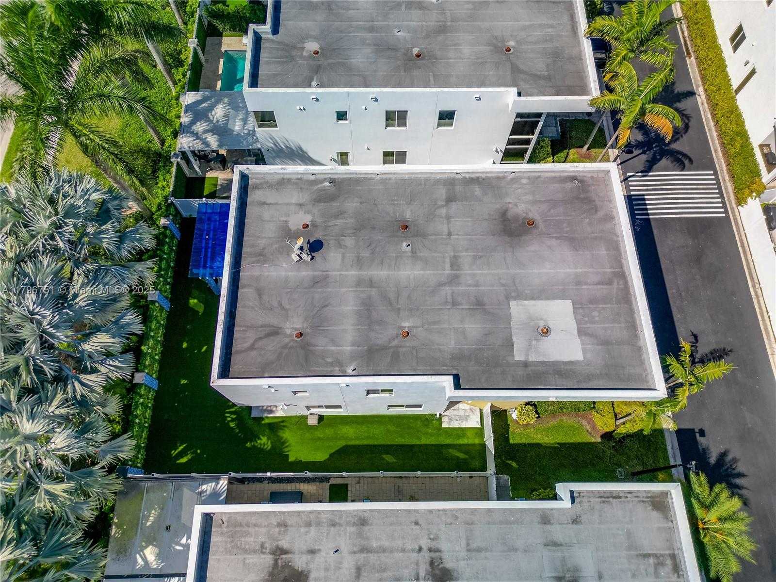 Small Image of 9830 NORTH WEST 74TH TER, Doral Number 56