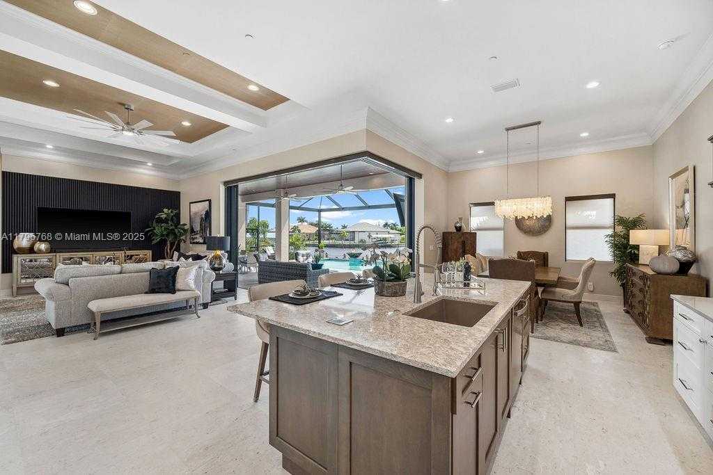 Small Image of 5049 SORRENTO CT, Cape Coral Number 16