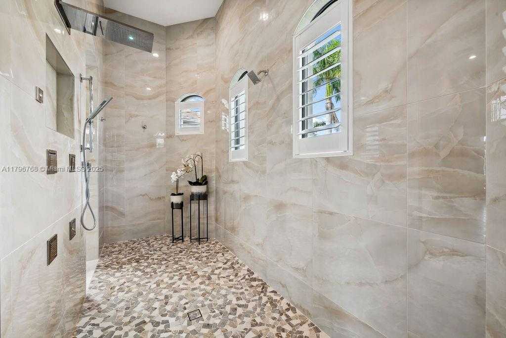 Small Image of 5049 SORRENTO CT, Cape Coral Number 23
