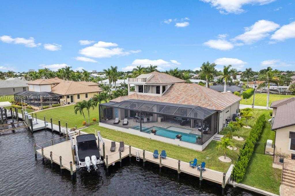Small Image of 5049 SORRENTO CT, Cape Coral Number 4