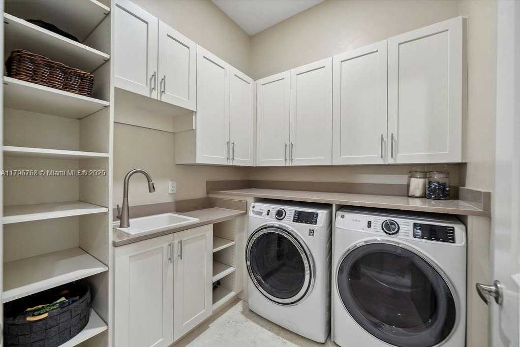 Small Image of 5049 SORRENTO CT, Cape Coral Number 51