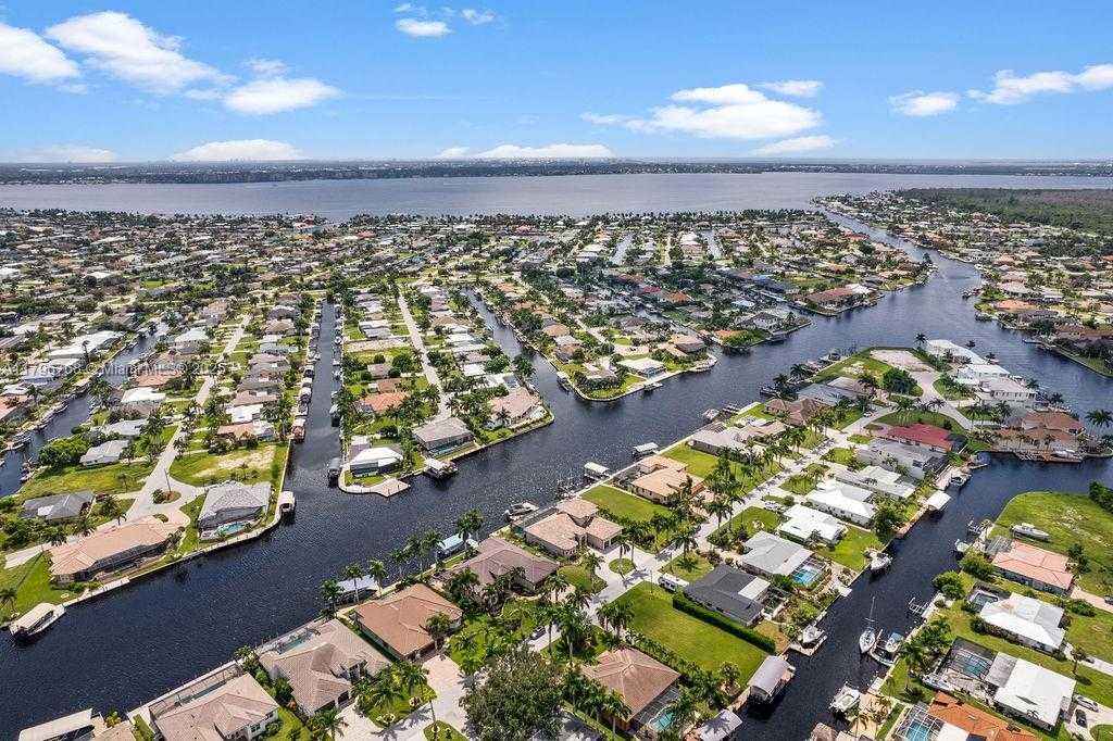Small Image of 5049 SORRENTO CT, Cape Coral Number 54