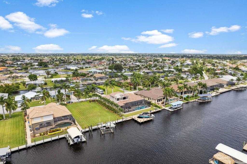 Small Image of 5049 SORRENTO CT, Cape Coral Number 56