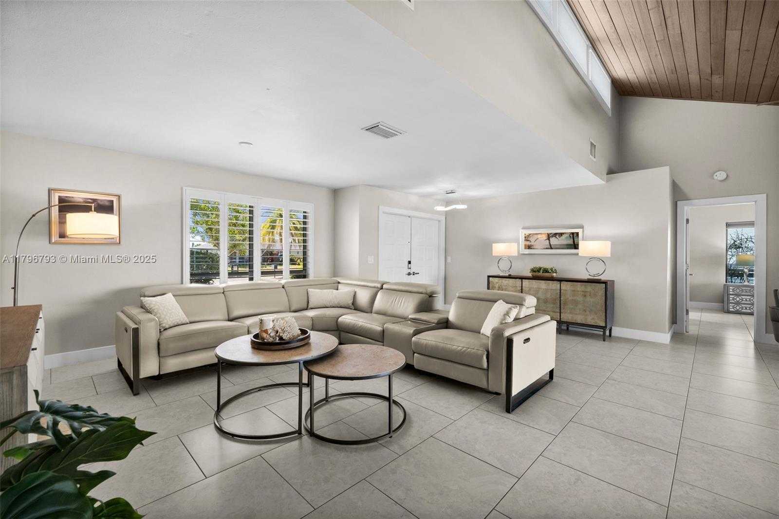 Small Image of 621 SW 49TH LN, Cape Coral Number 12