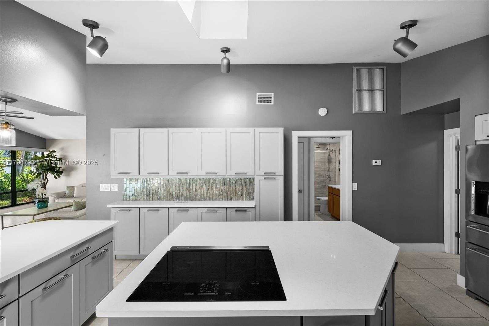 Small Image of 621 SW 49TH LN, Cape Coral Number 18