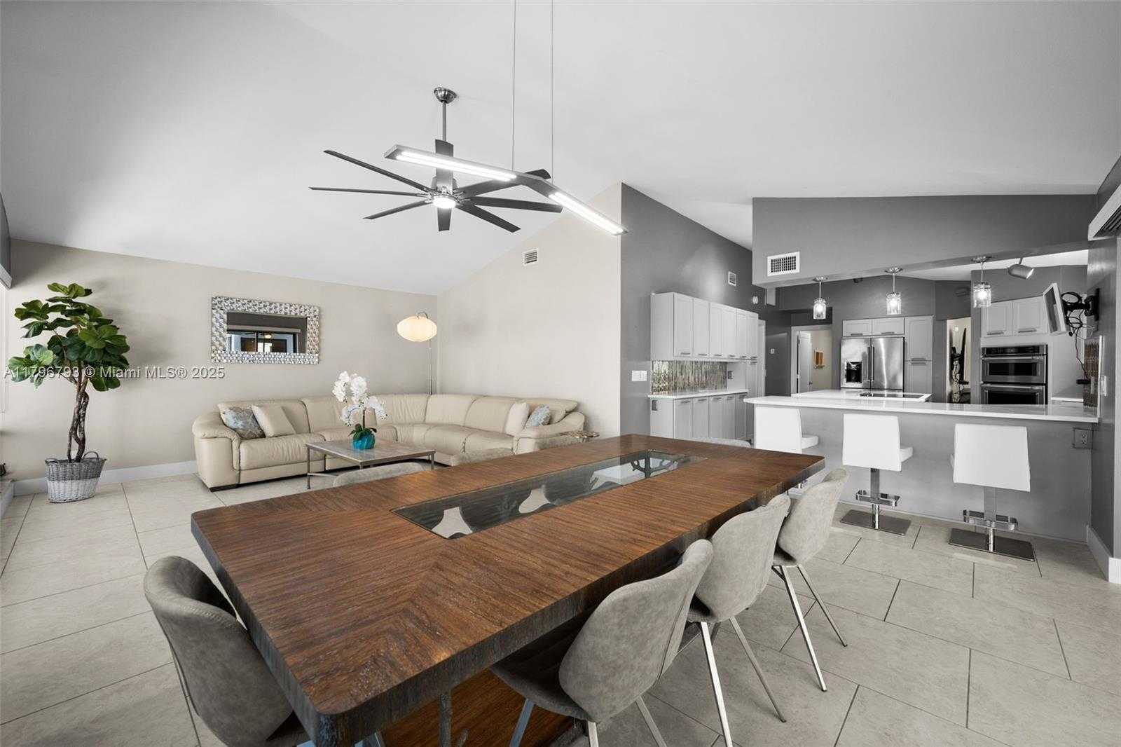 Small Image of 621 SW 49TH LN, Cape Coral Number 19
