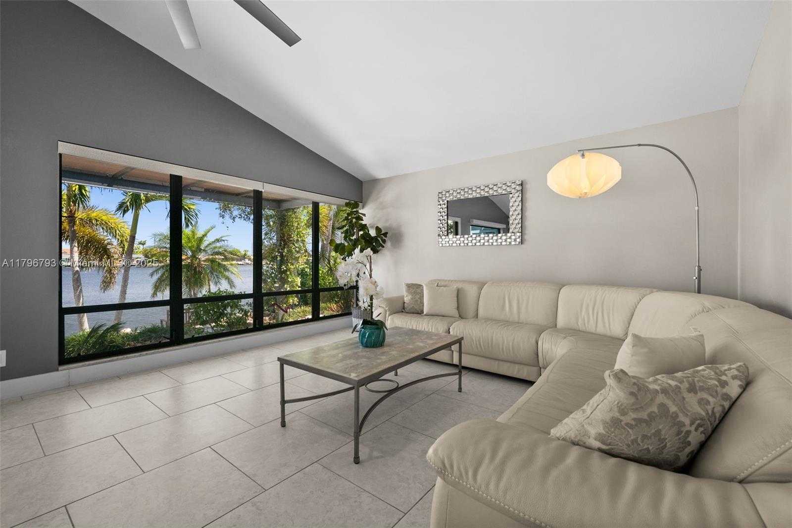 Small Image of 621 SW 49TH LN, Cape Coral Number 21