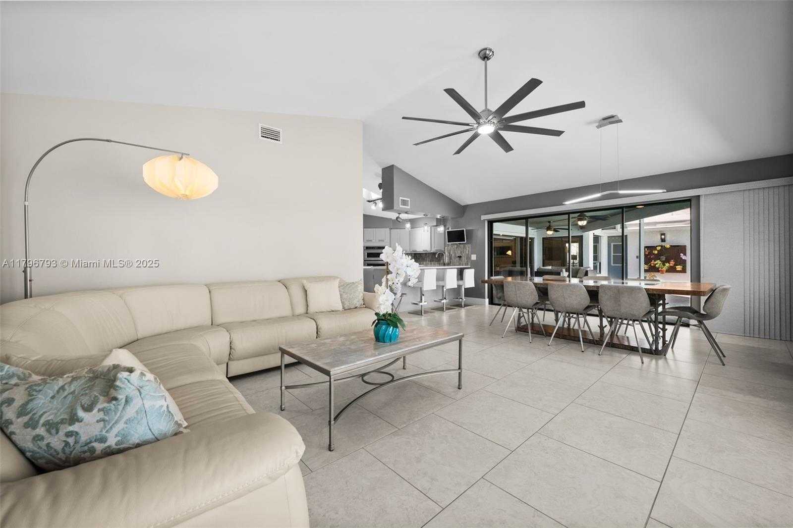Small Image of 621 SW 49TH LN, Cape Coral Number 22