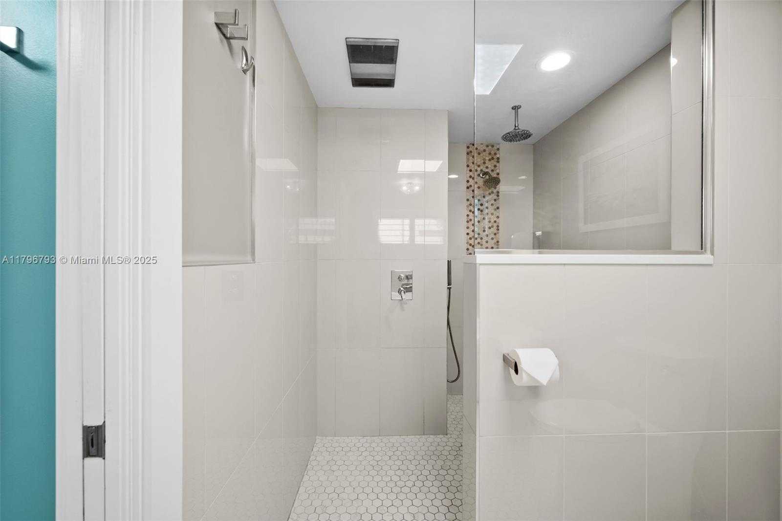 Small Image of 621 SW 49TH LN, Cape Coral Number 28