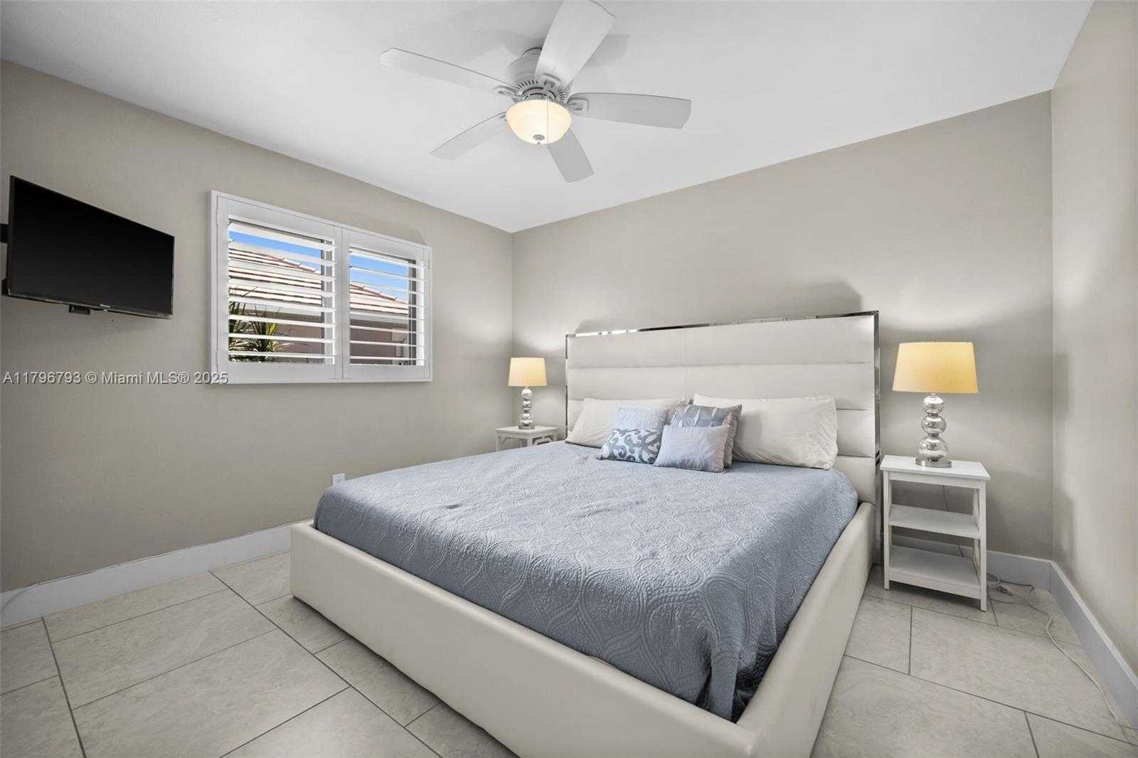 Small Image of 621 SW 49TH LN, Cape Coral Number 30