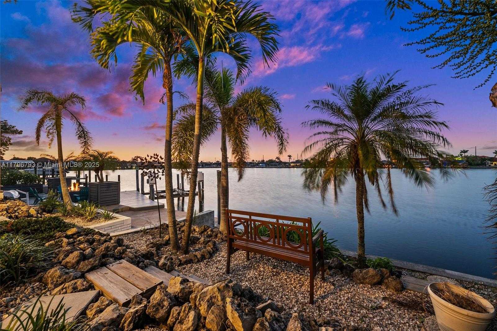 Small Image of 621 SW 49TH LN, Cape Coral Number 39