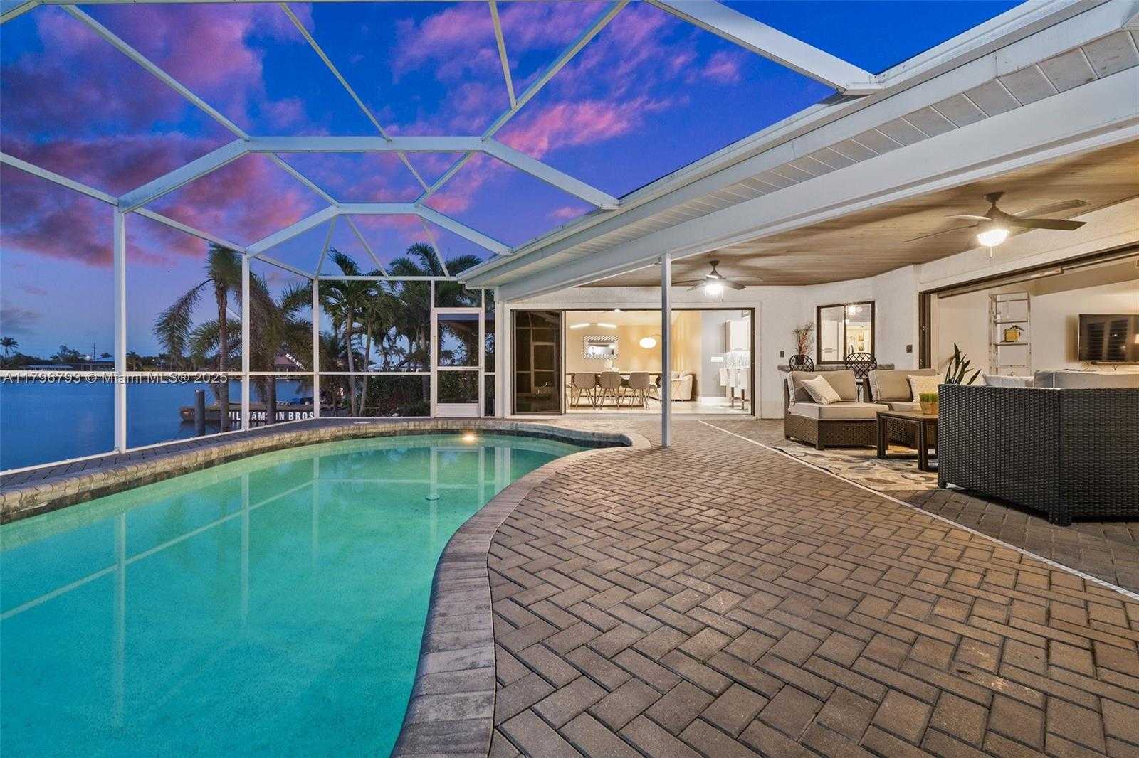 Small Image of 621 SW 49TH LN, Cape Coral Number 43